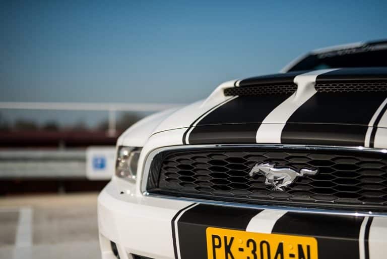 Ford mustang coupe huren voor bruiloft🚘 JS Trouwauto's