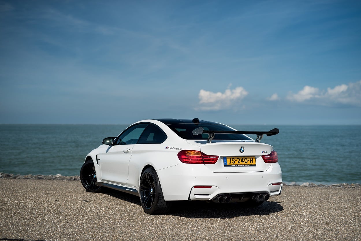 Bmw M4 white rear spoiler