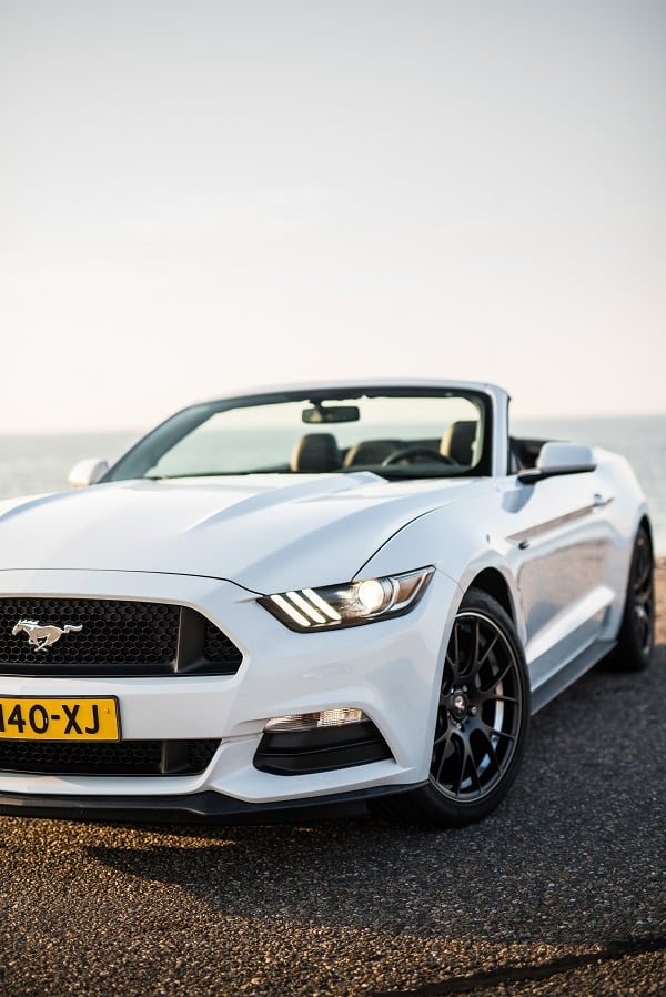 Mustang cabrio huren | JS Trouwauto's