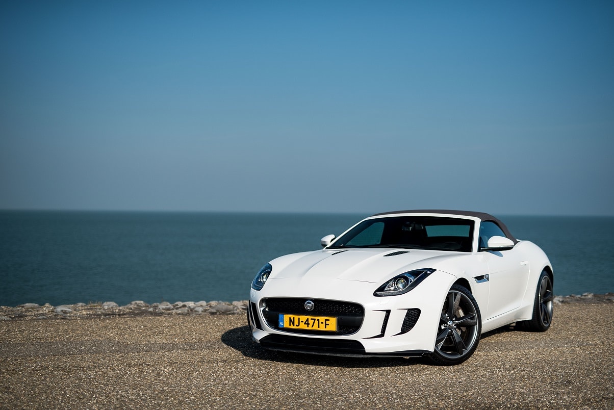 jaguar-f-type white