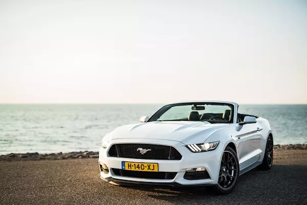 Mustang cabrio trouwauto huren