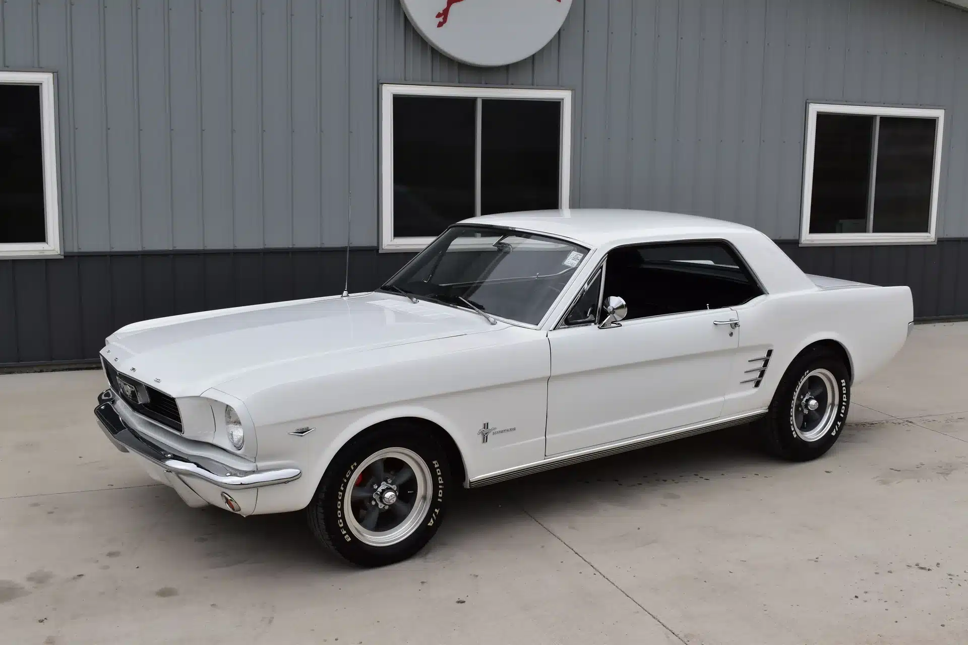 Ford Mustang Coupe v8 uit 1967