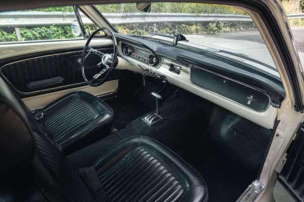 Interieur Ford mustang fastback - Trouwauto huren?